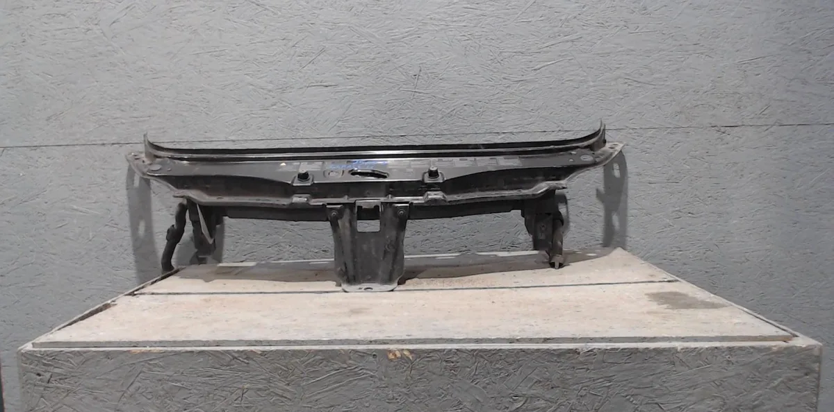 Traverse supérieure armature avant RENAULT ESPACE 4  ESPACE 4 PHASE 1 occasion