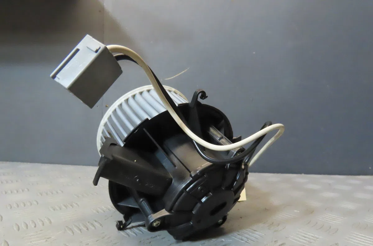 Ventilateur de chauffage OPEL ASTRA 2013 occasion