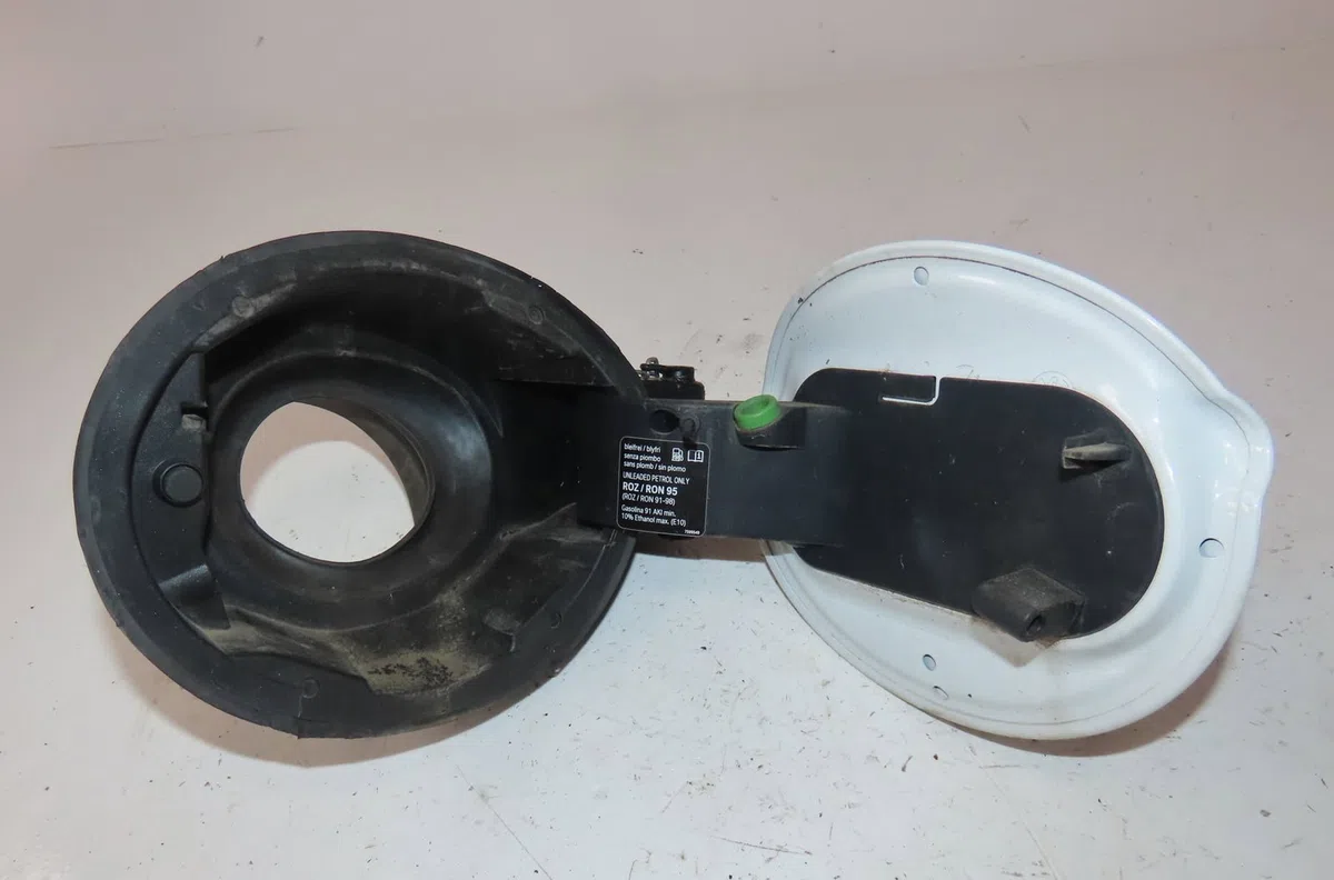 Volet de trappe carburant Bmw 1 (E81) 116 i (2007-2011) occasion
