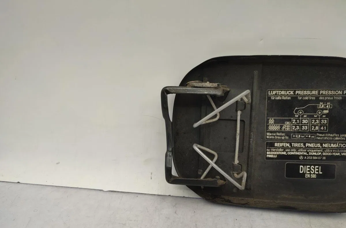 Volet de trappe carburant MERCEDES CLASSE C 203 PHASE 1 occasion