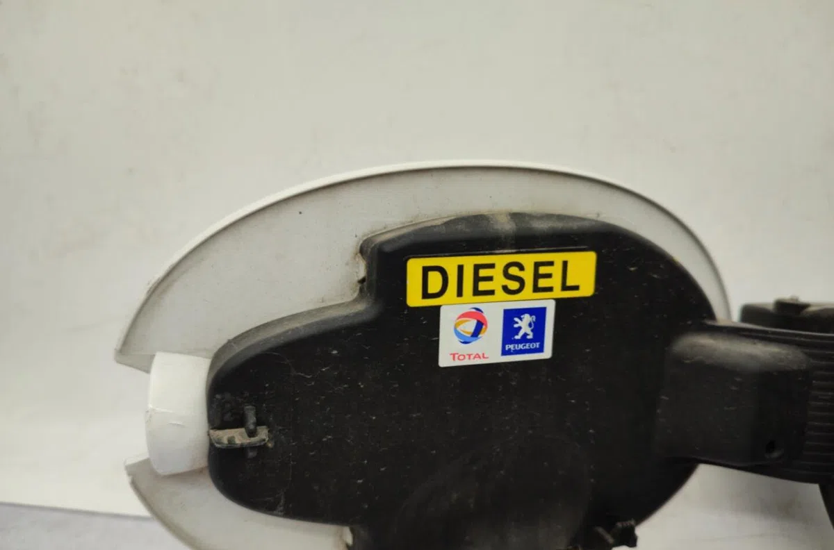 Volet de trappe carburant PEUGEOT EXPERT 2 occasion