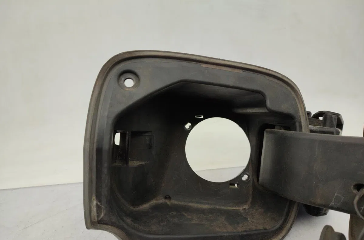 Volet de trappe carburant RENAULT CLIO 3 PHASE 2 BREAK occasion