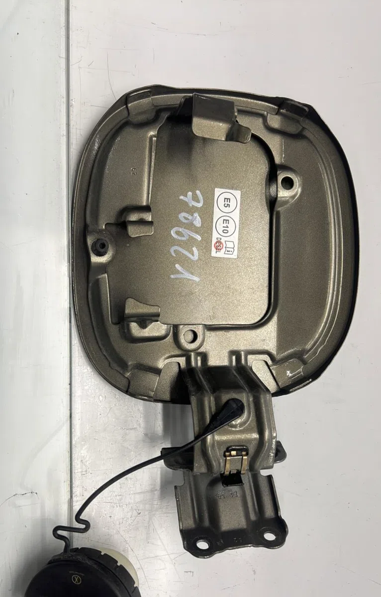 Volet de trappe carburant TOYOTA COROLLA E21 BREAK occasion